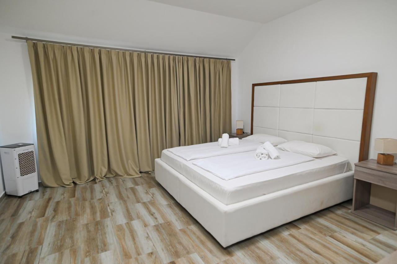 Twenty Park Apart otel Kikinda Dış mekan fotoğraf