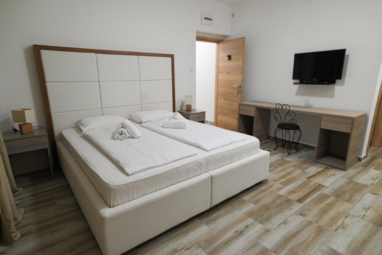 Twenty Park Apart otel Kikinda Dış mekan fotoğraf