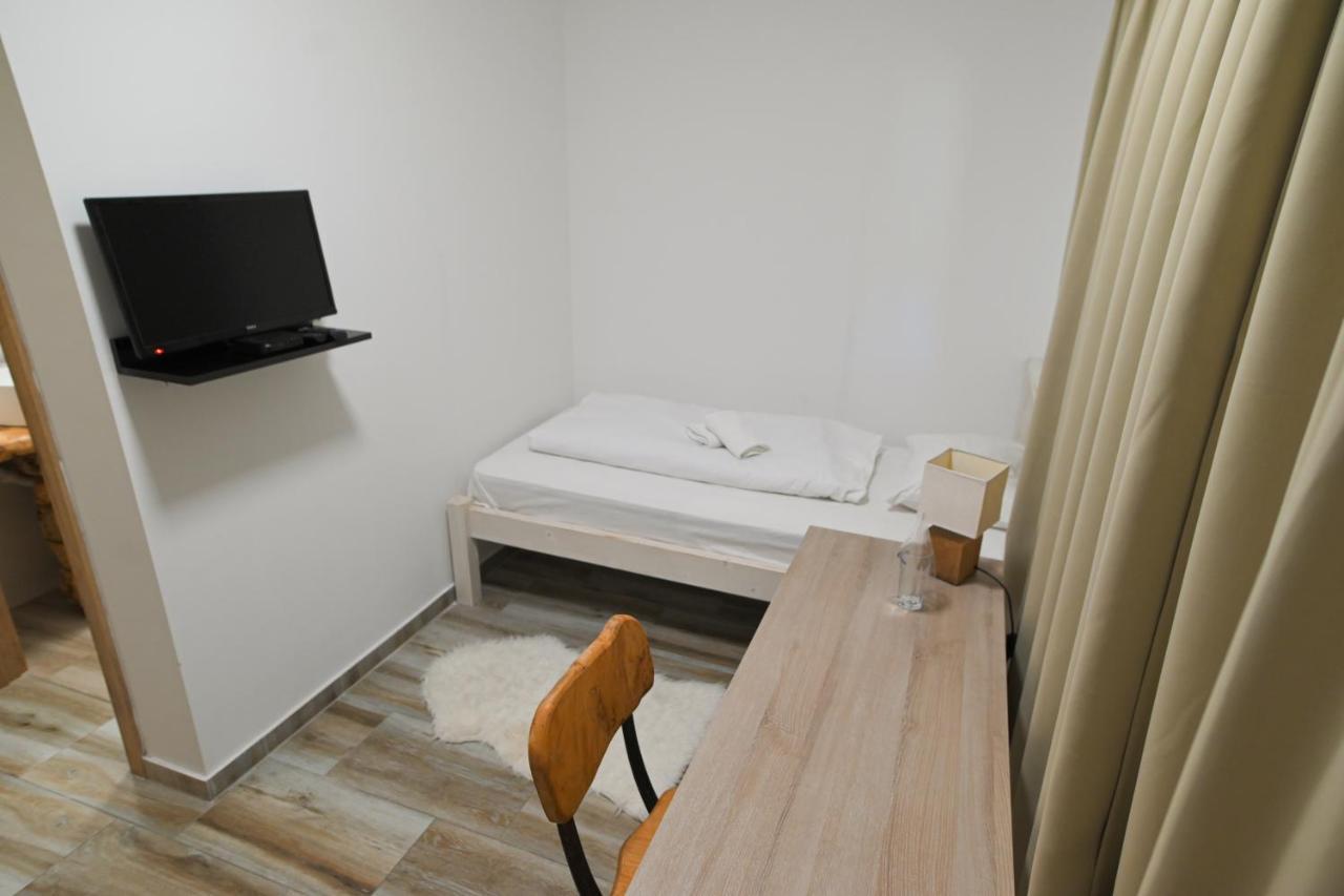 Twenty Park Apart otel Kikinda Dış mekan fotoğraf
