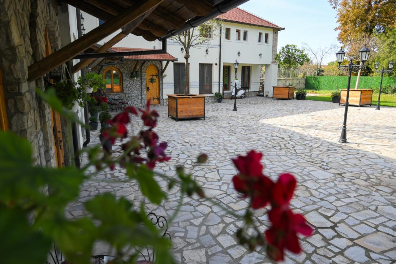 Twenty Park Apart otel Kikinda Dış mekan fotoğraf